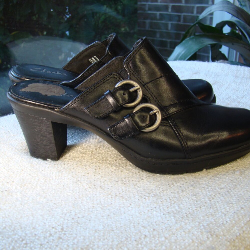 Clarks black genuine leather silver buckle medium heeled clog mules, size 6 - Picture 2 of 7